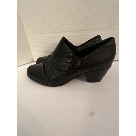 Clarks Shoes - NWOB Clarks Women's Emily2 Cove Pump Size US 11M Black Leather